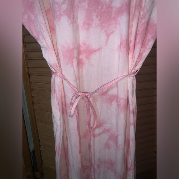 Time and Tru tie dye flutter sleeve dress. - Picture 2 of 5